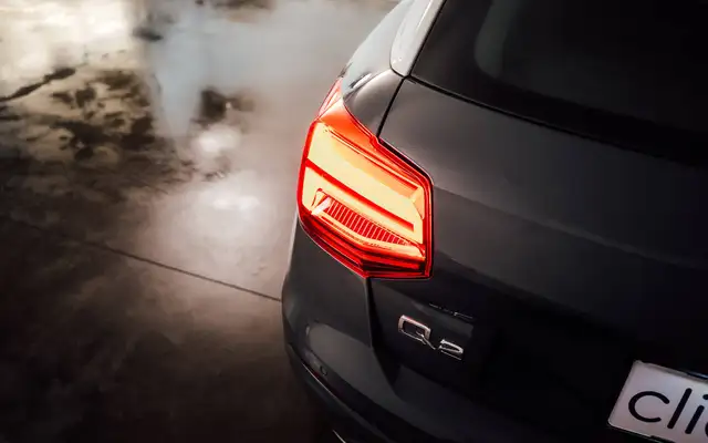 Audi Q2 view 6