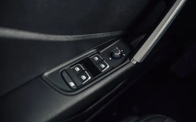 Audi Q2 view 26