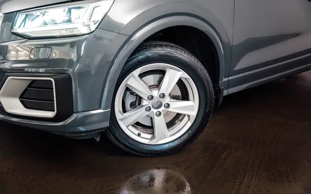 Audi Q2 view 7