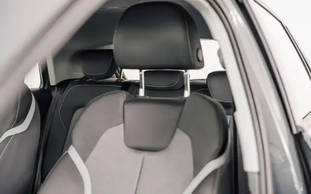 Audi Q2 view 12