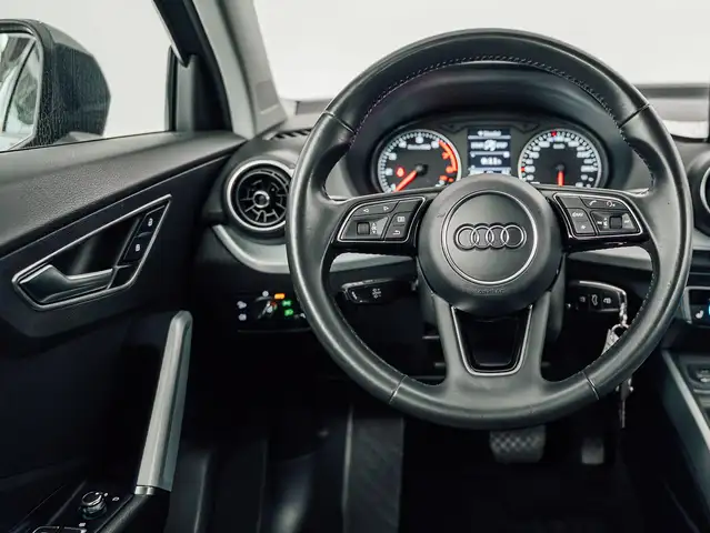 Audi Q2 view 15