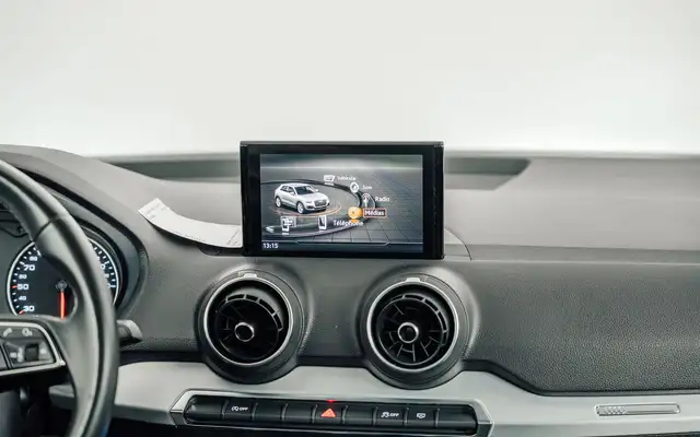 Audi Q2 view 20