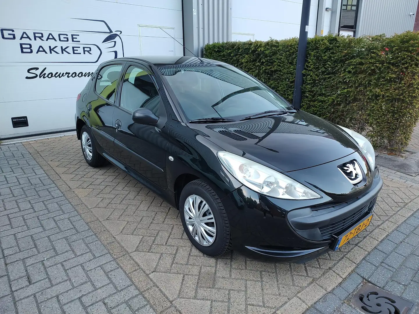 Peugeot 206 + 1.1 Access Lite Airco Zwart - 1