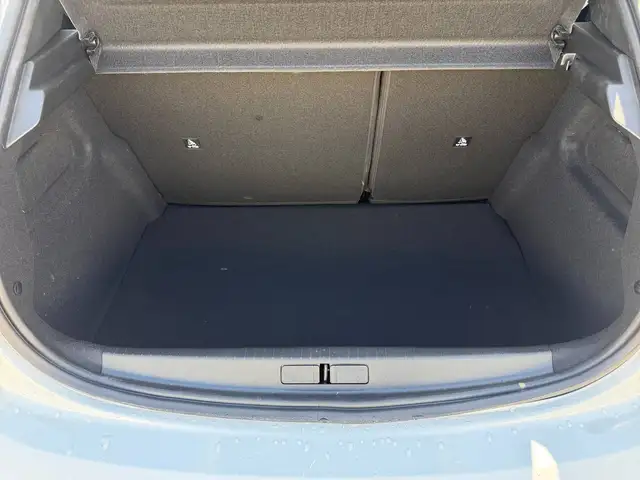 Peugeot 208 view 14