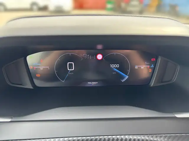 Peugeot 208 view 10