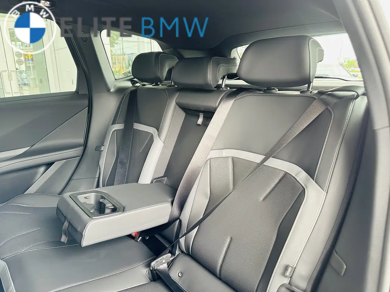 BMW iX3 photo BMW iX3