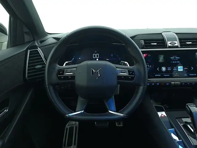DS Automobiles DS 7 Crossback view 11