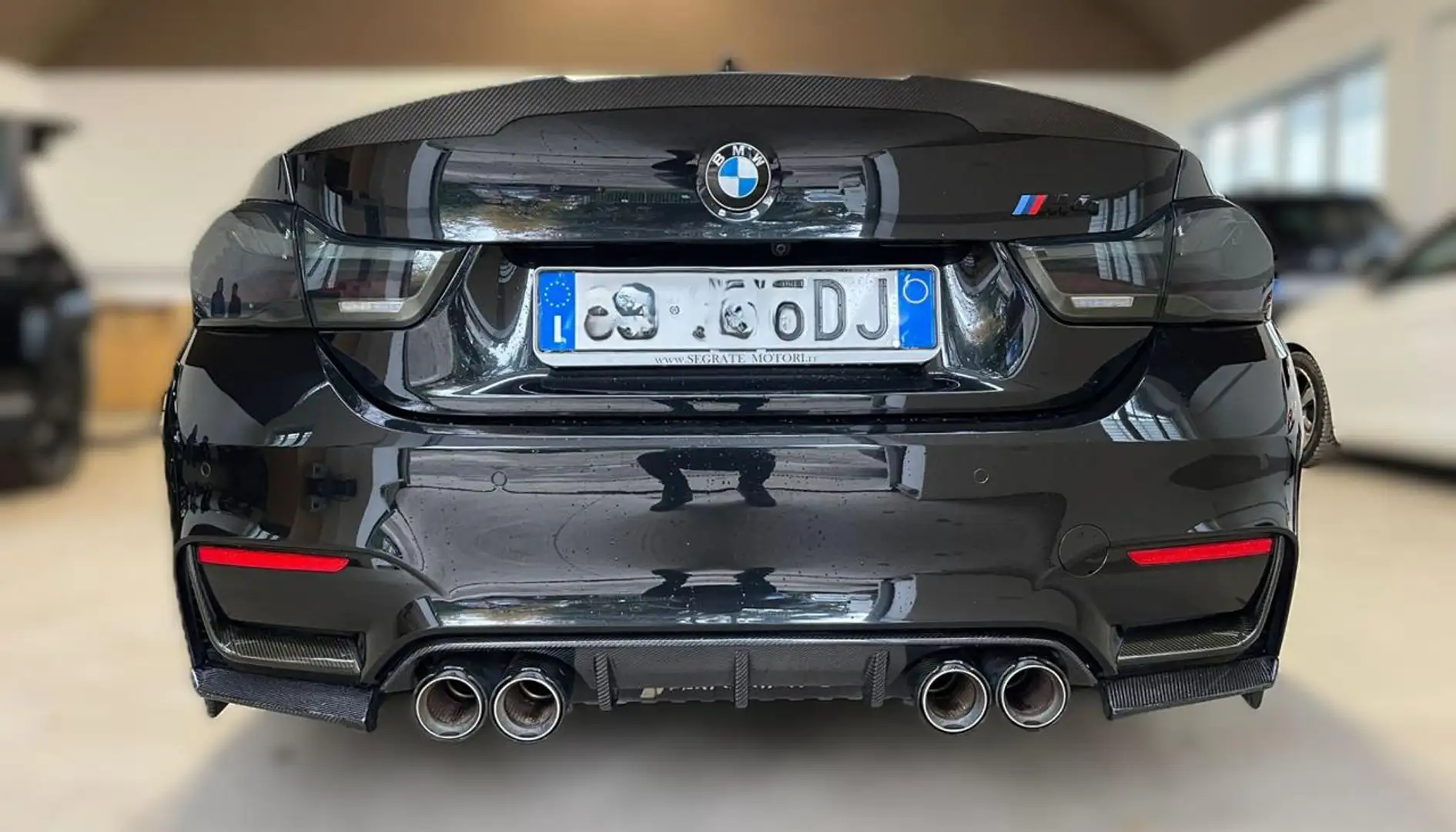 BMW M4 Coupé Nero - 2