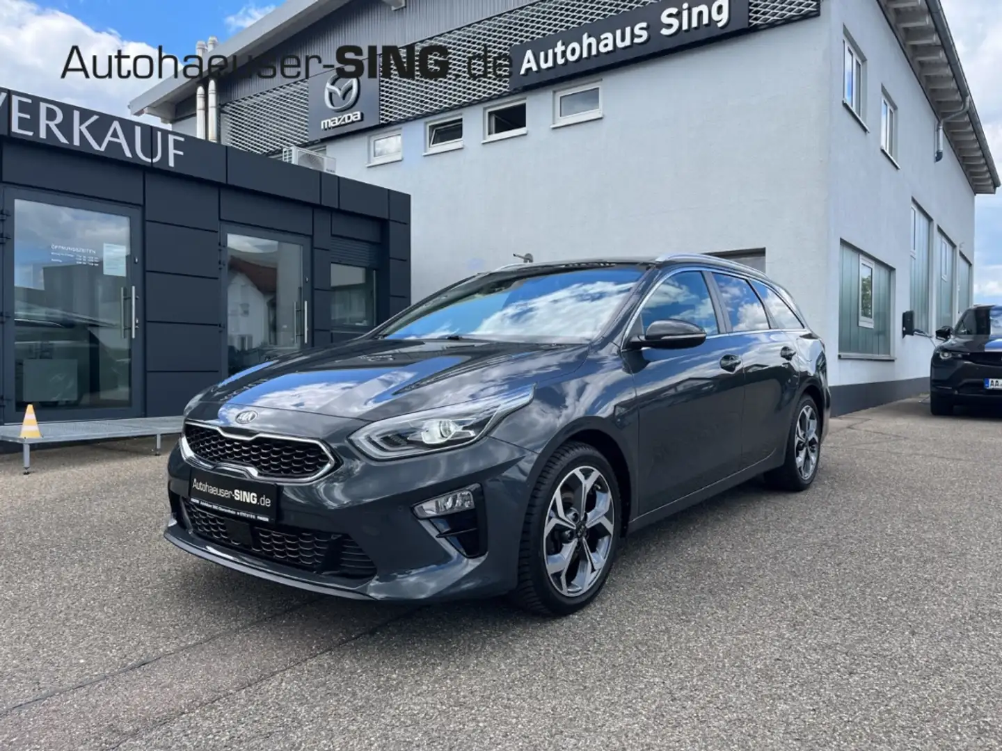 Kia Ceed SW / cee'd SW Kombi 1.4 T-GDI Automatik Kamera AHK Pano Szürke - 1