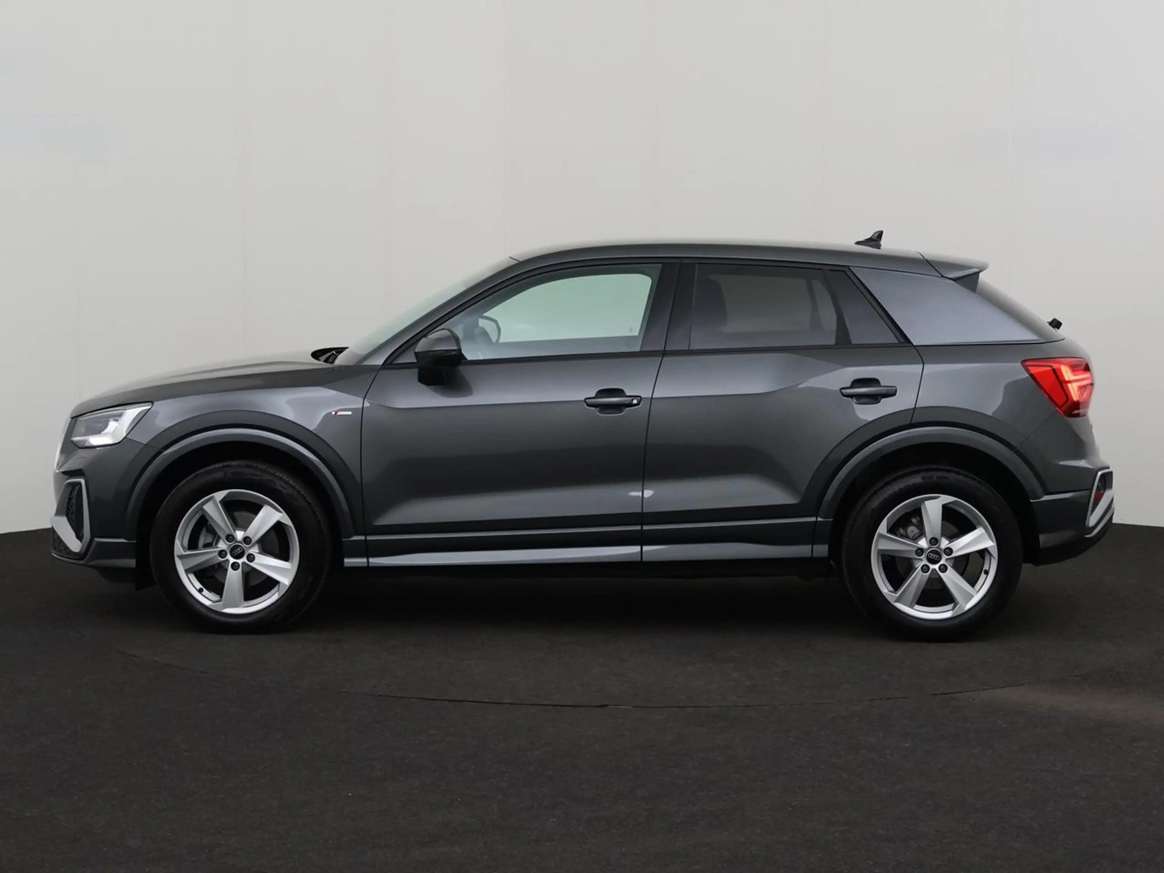 Audi Q2 Audi Q2 Business Edition S line 35 TFSI 110(150) kW(ch) S tronic — photo 4
