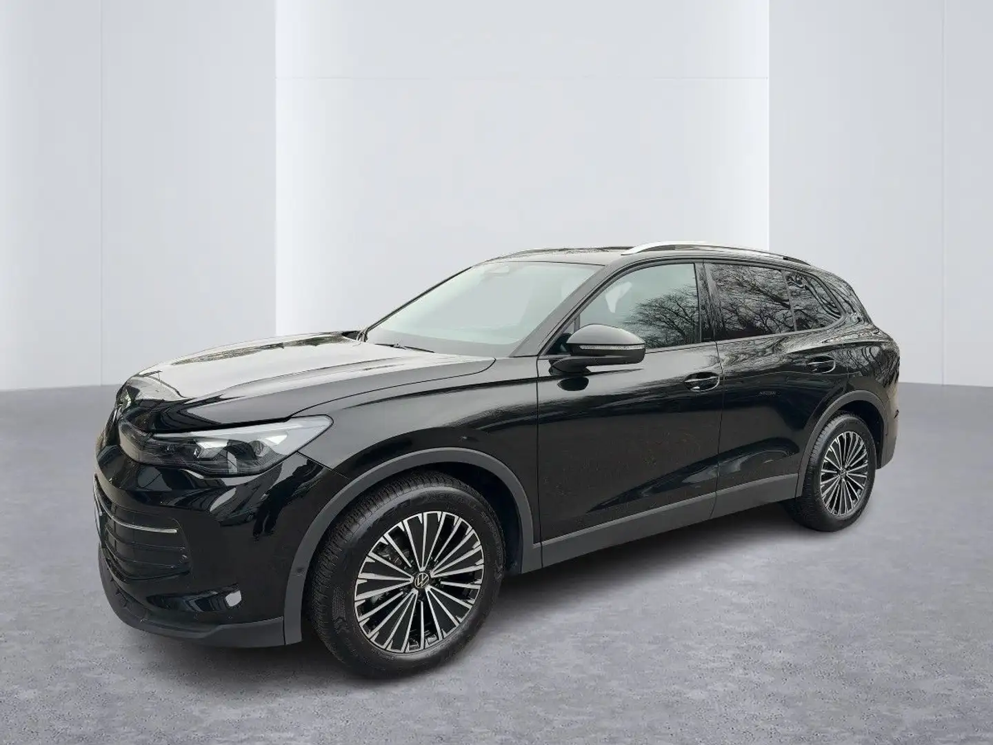 Volkswagen Tiguan 1.5 eTSI Goal DSG LM18 AHK Navi Schwarz - 2