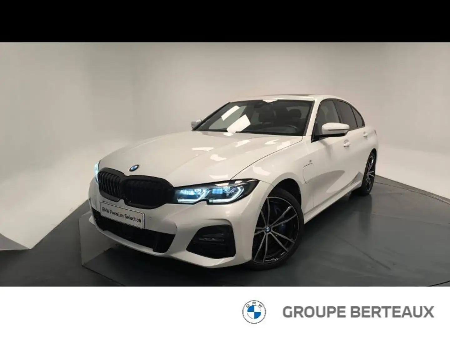 BMW 330 330eA 292ch M Sport 10cv Blanc - 1