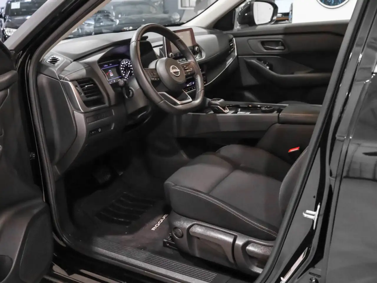 Nissan Rogue снимка Nissan Rogue