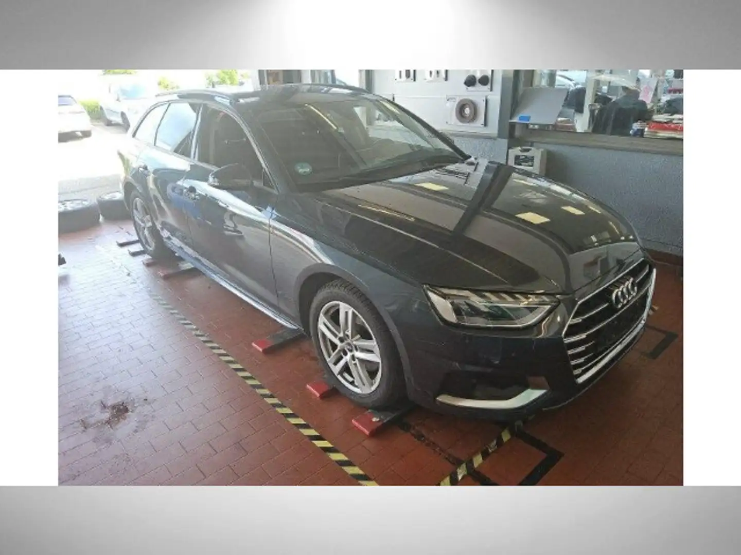 Audi A4 advanced 35TDI Stronic Navi LED ACC PDC Grau - 2