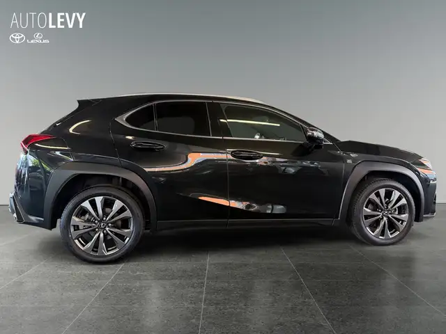 Lexus Ux view 7