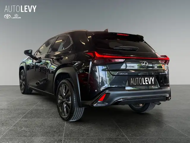 Lexus Ux view 4