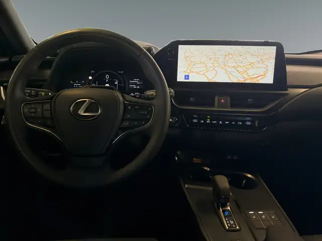 Lexus Ux view 11