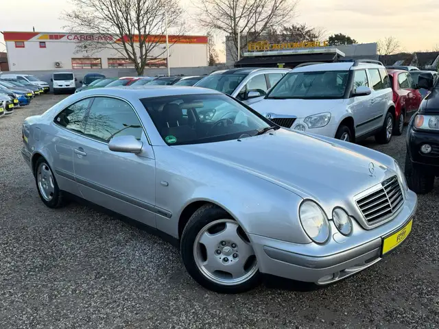 Mercedes-Benz CLK 320 ELEGANCE *Aut.*Klimaaut*Memory* TÜV NEU