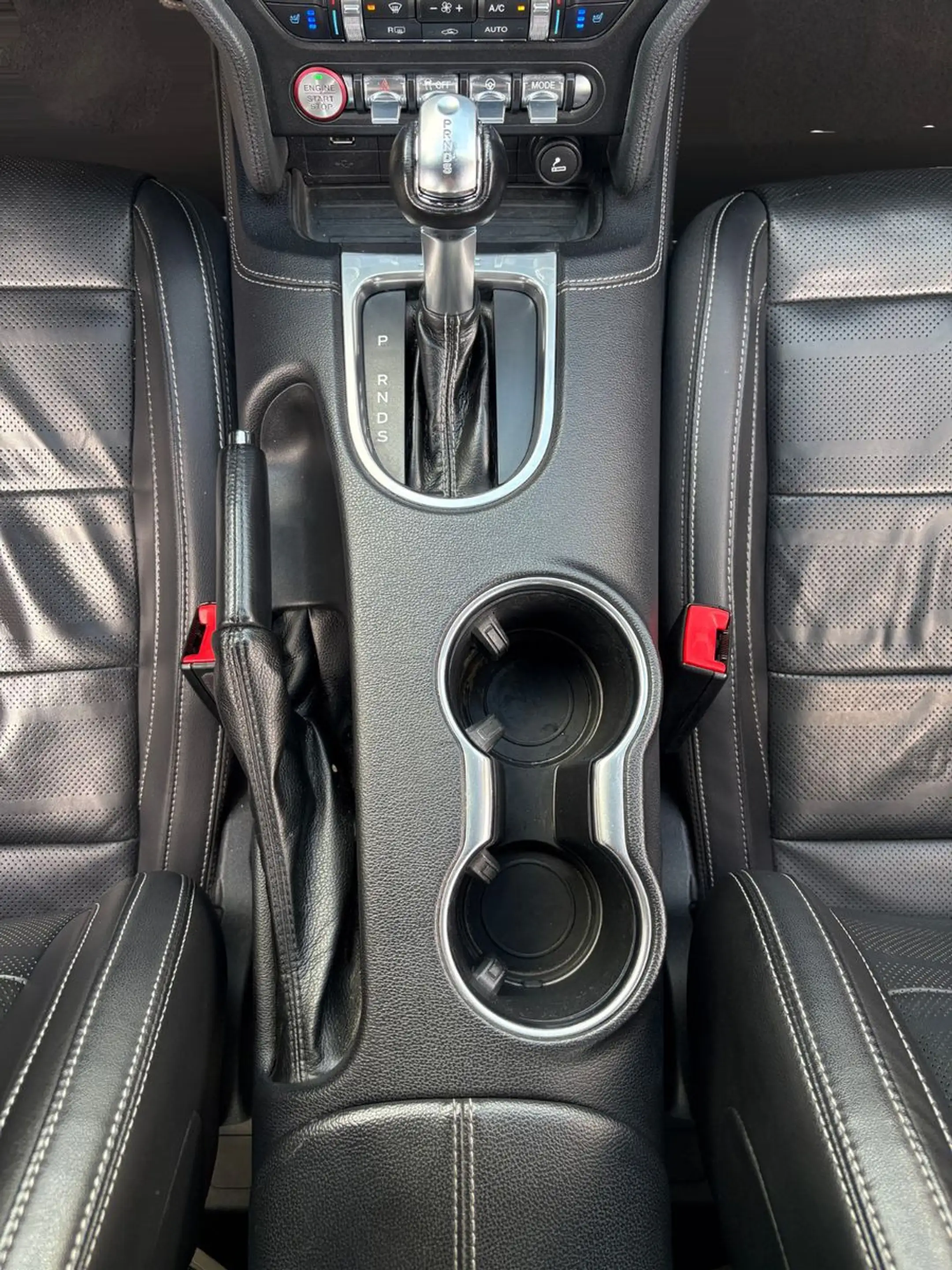 Ford Mustang 5.0 V8 GT Automatik 1.Hd SVT ACC DEUTSCH — photo 17