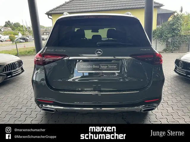 Mercedes-Benz 450 view 5
