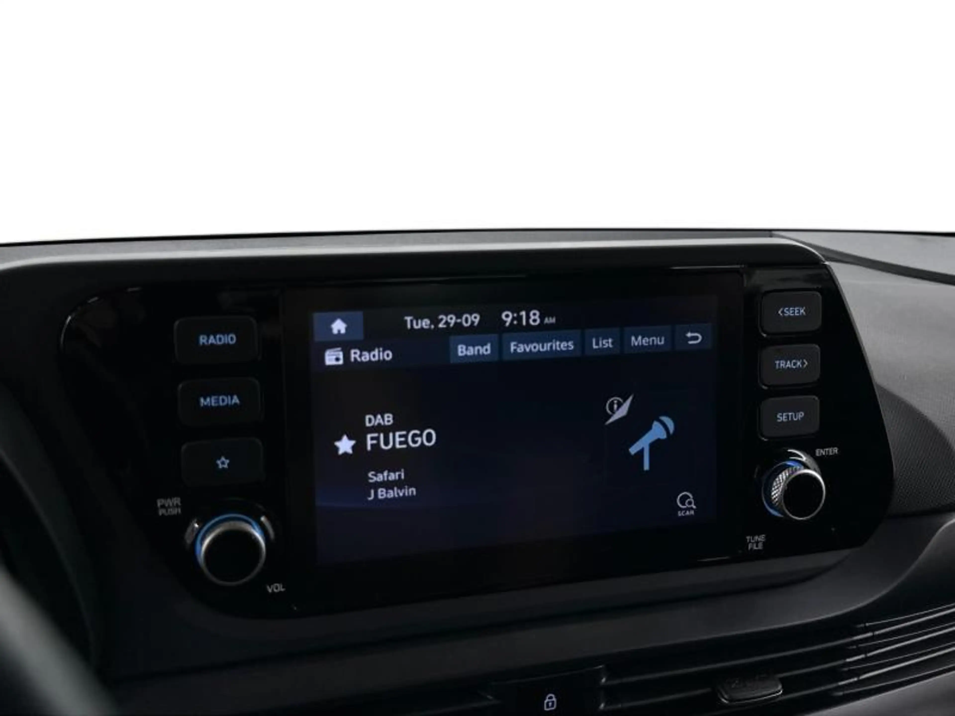 Hyundai i20 AT Comfort | winter pack — photo 13