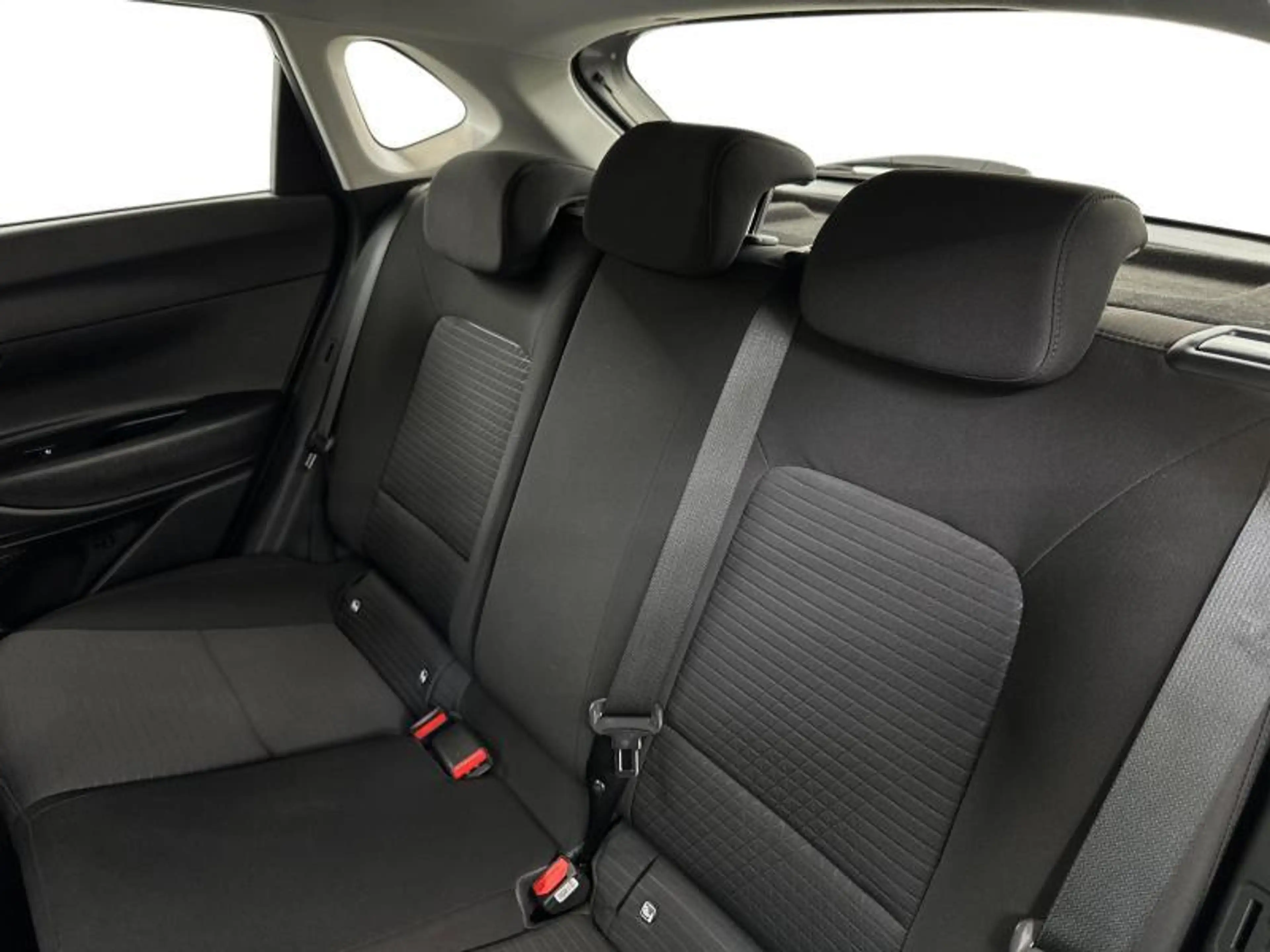 Hyundai i20 AT Comfort | winter pack — photo 12