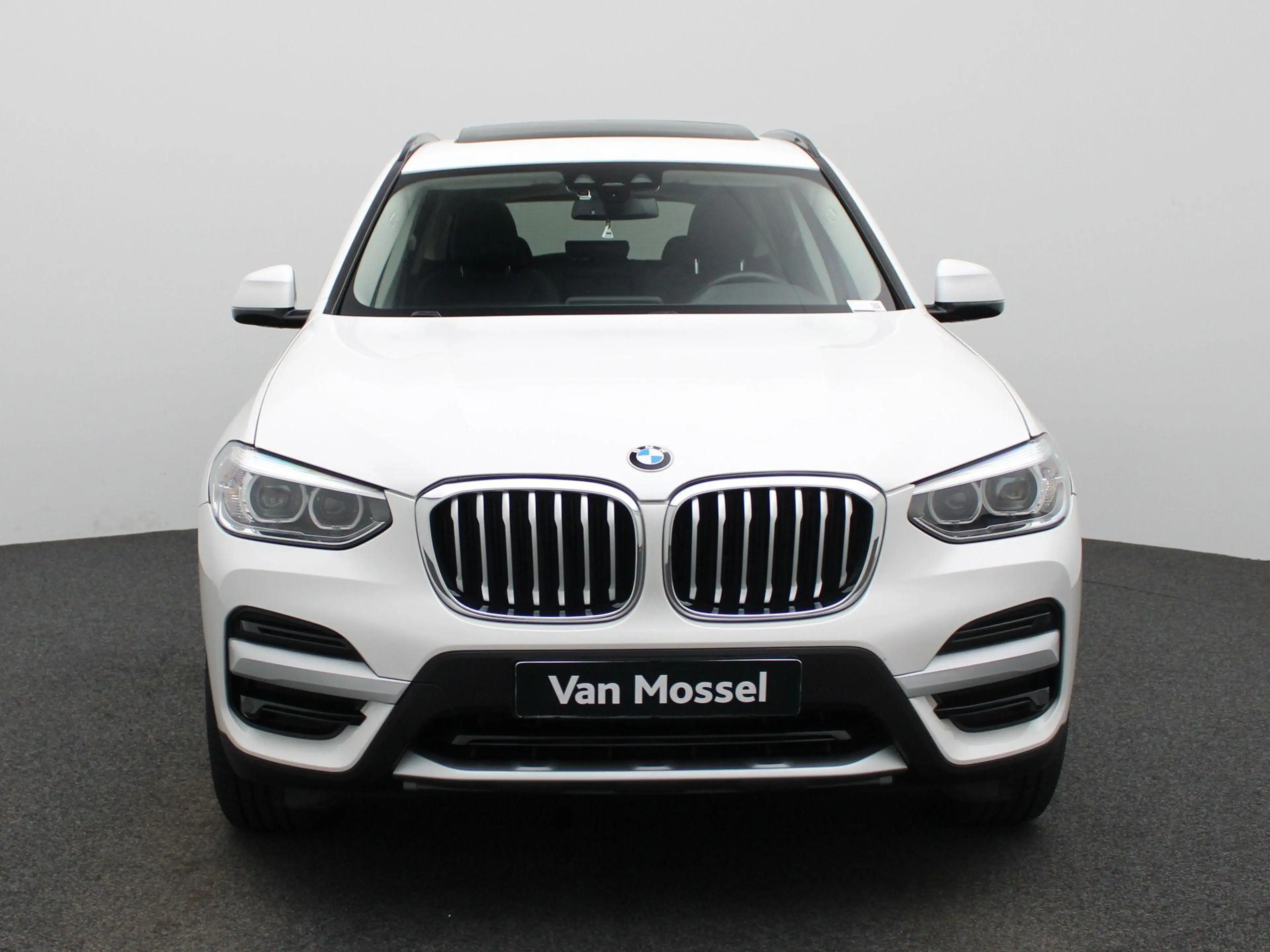 BMW X3 xDrive30e (135 kW) | Camera | PDC V+A | Panodak | — photo 3