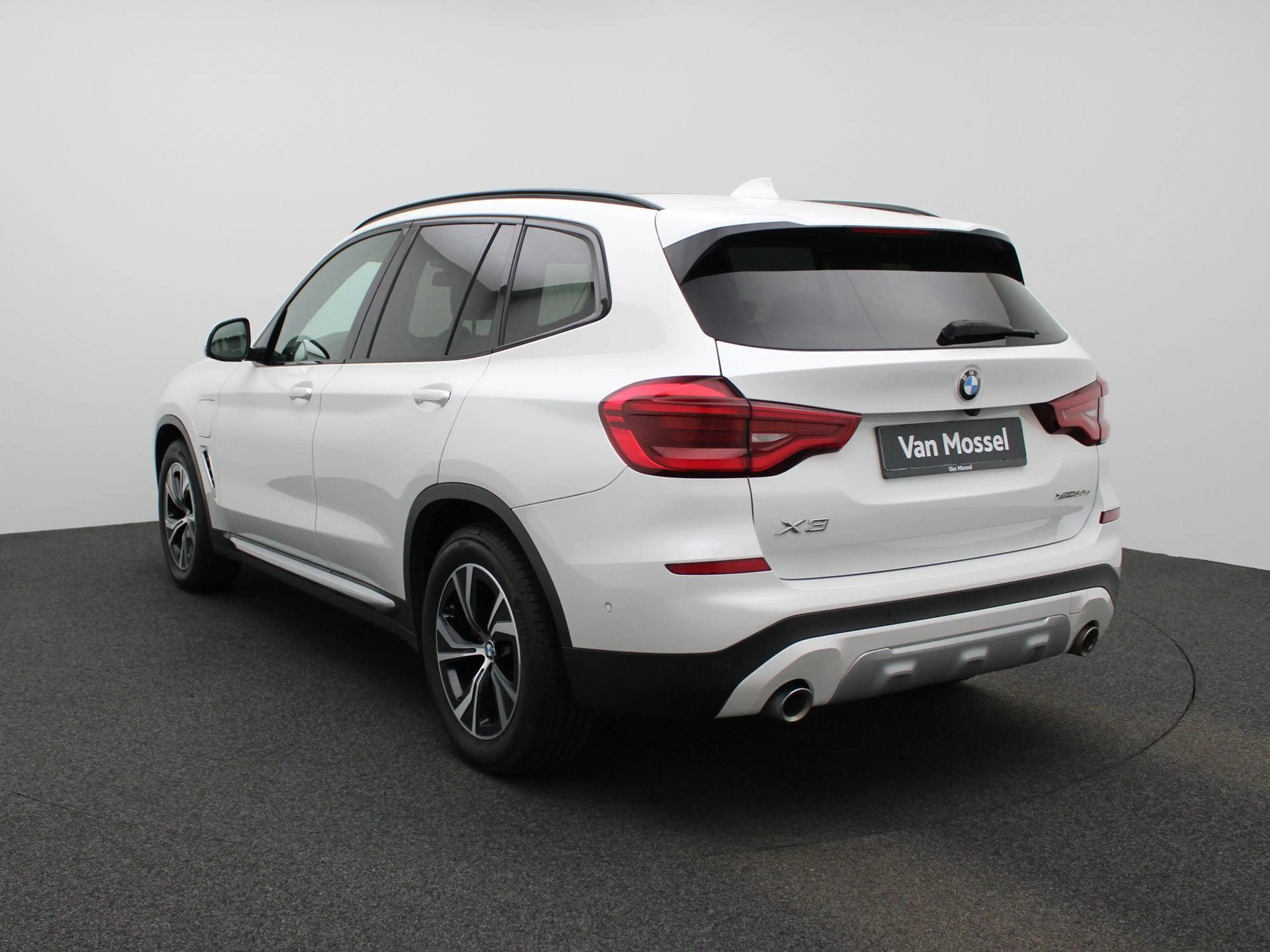 BMW X3 xDrive30e (135 kW) | Camera | PDC V+A | Panodak | — photo 2