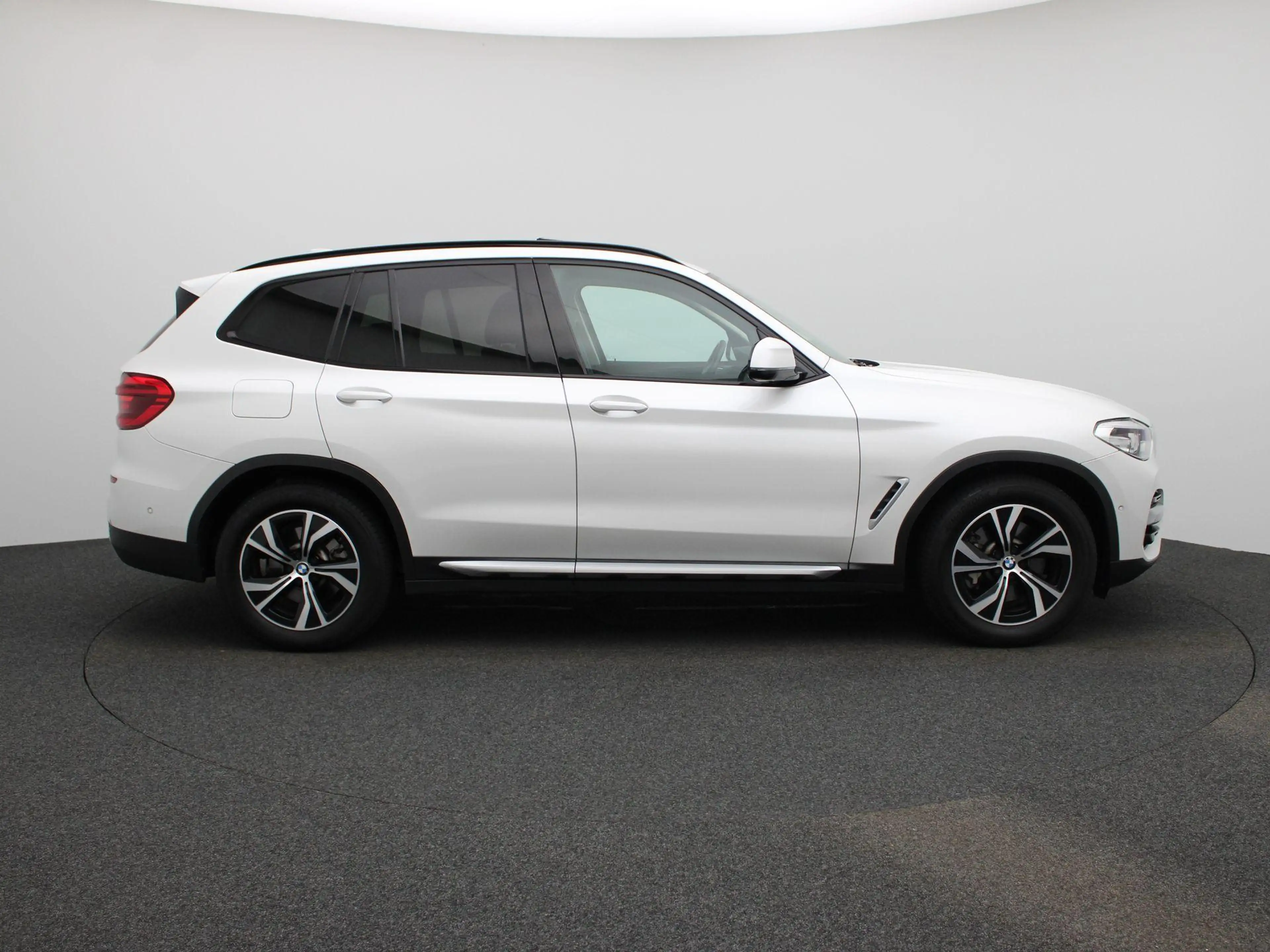 BMW X3 xDrive30e (135 kW) | Camera | PDC V+A | Panodak | — photo 7