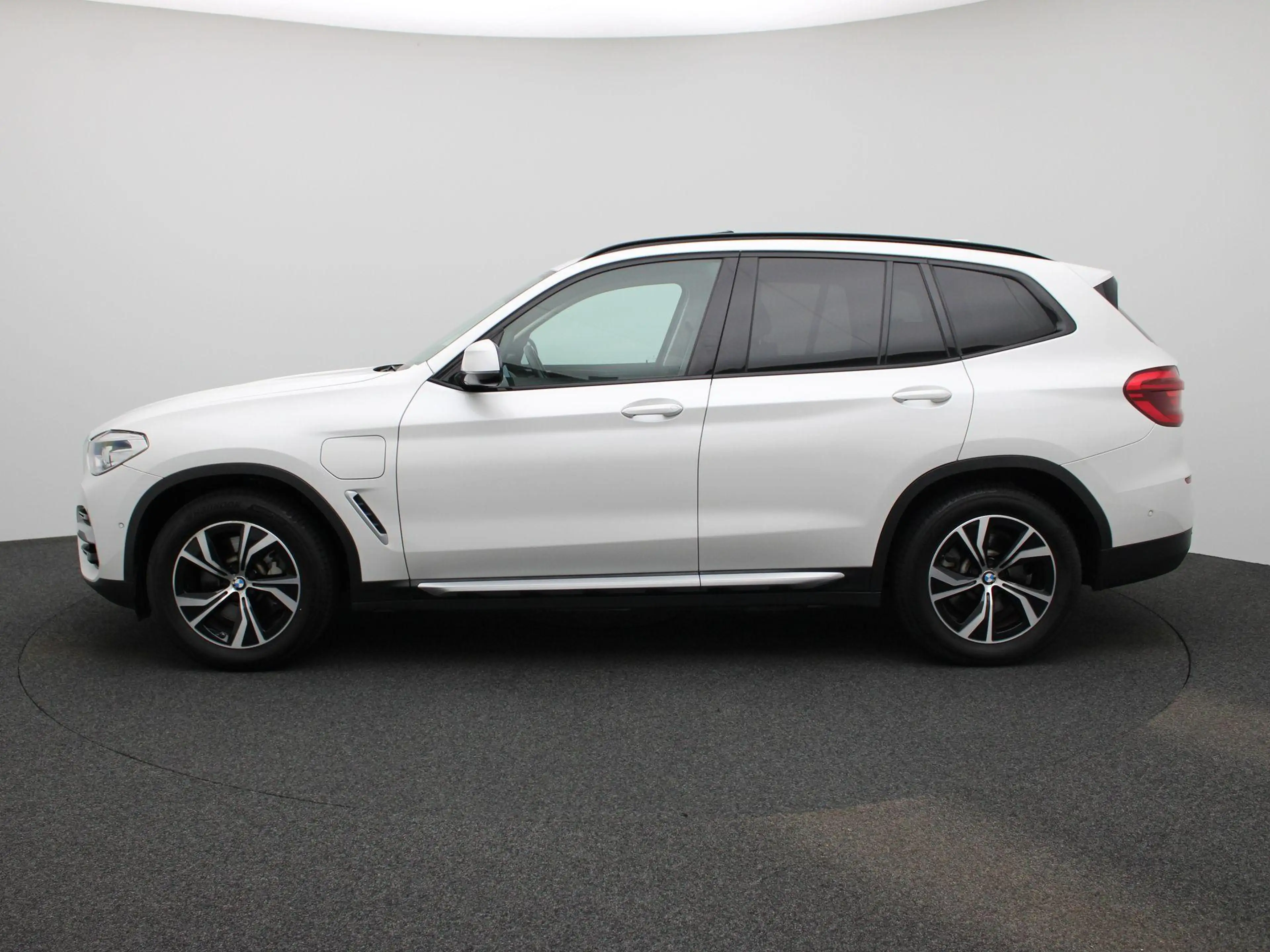 BMW X3 xDrive30e (135 kW) | Camera | PDC V+A | Panodak | — photo 5
