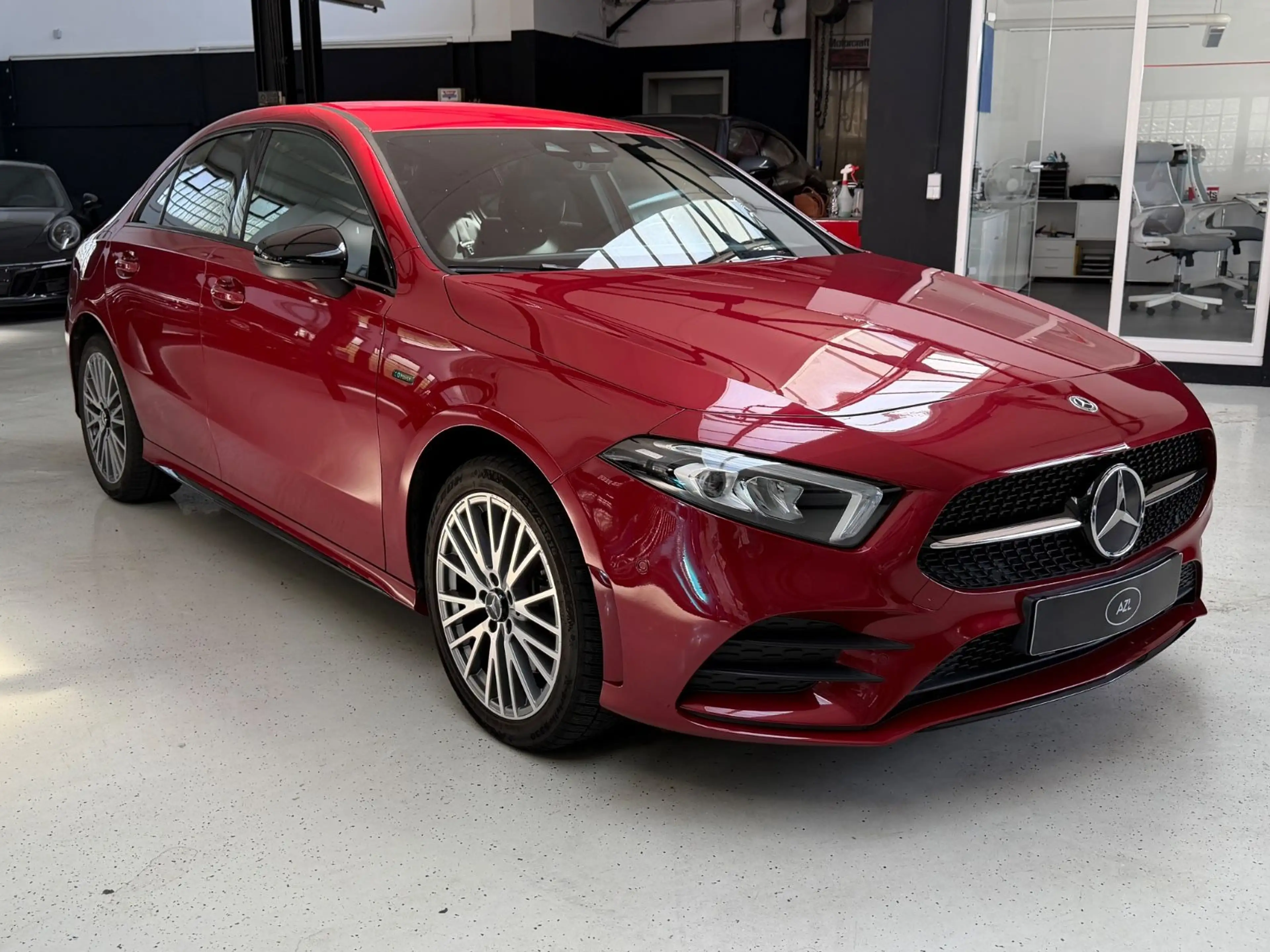 Mercedes-Benz A 250 A250e Limousine/Amg-Line/NightPaket/Plug-in/SHZ — photo 5