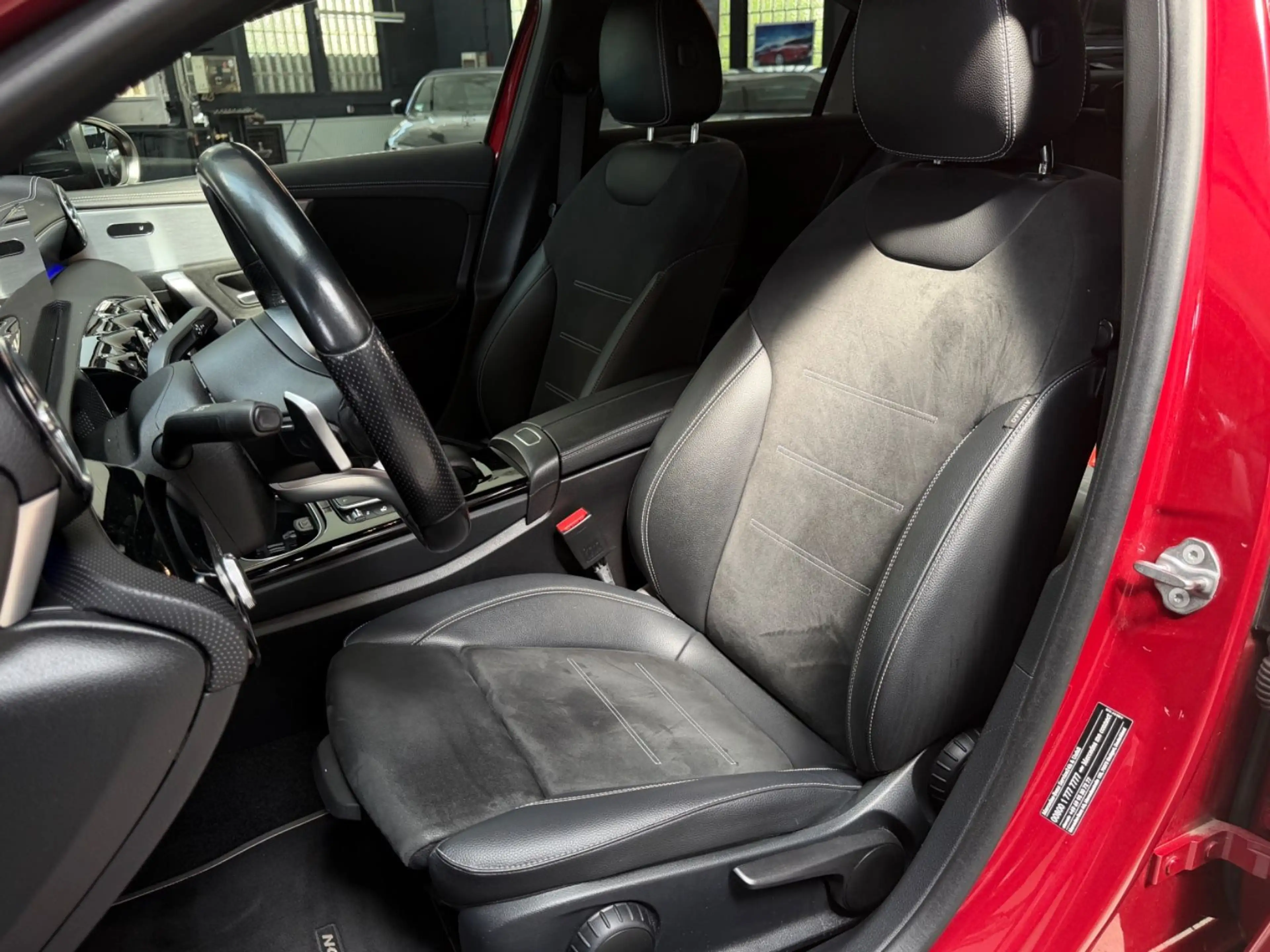Mercedes-Benz A 250 A250e Limousine/Amg-Line/NightPaket/Plug-in/SHZ — photo 8