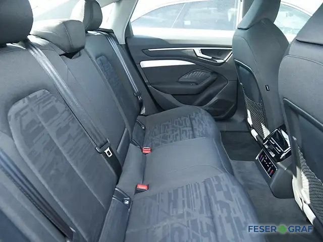 Audi A6 view 7