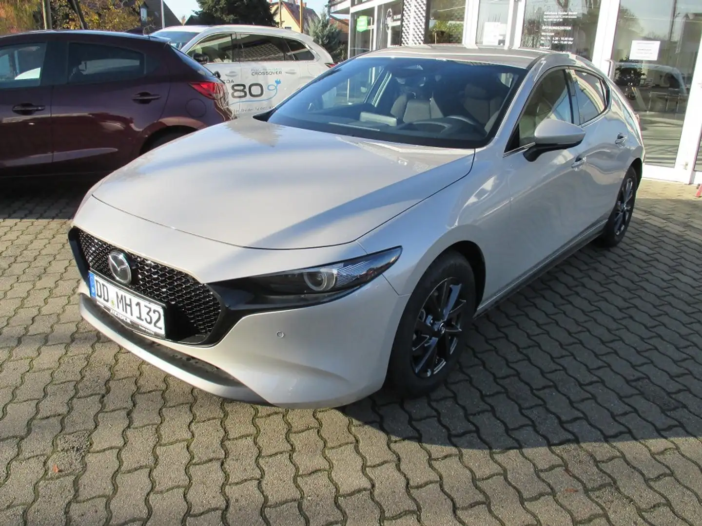 Mazda 3 2.5L e-SKYACTIV G 140 Exclusive-line Silber - 1
