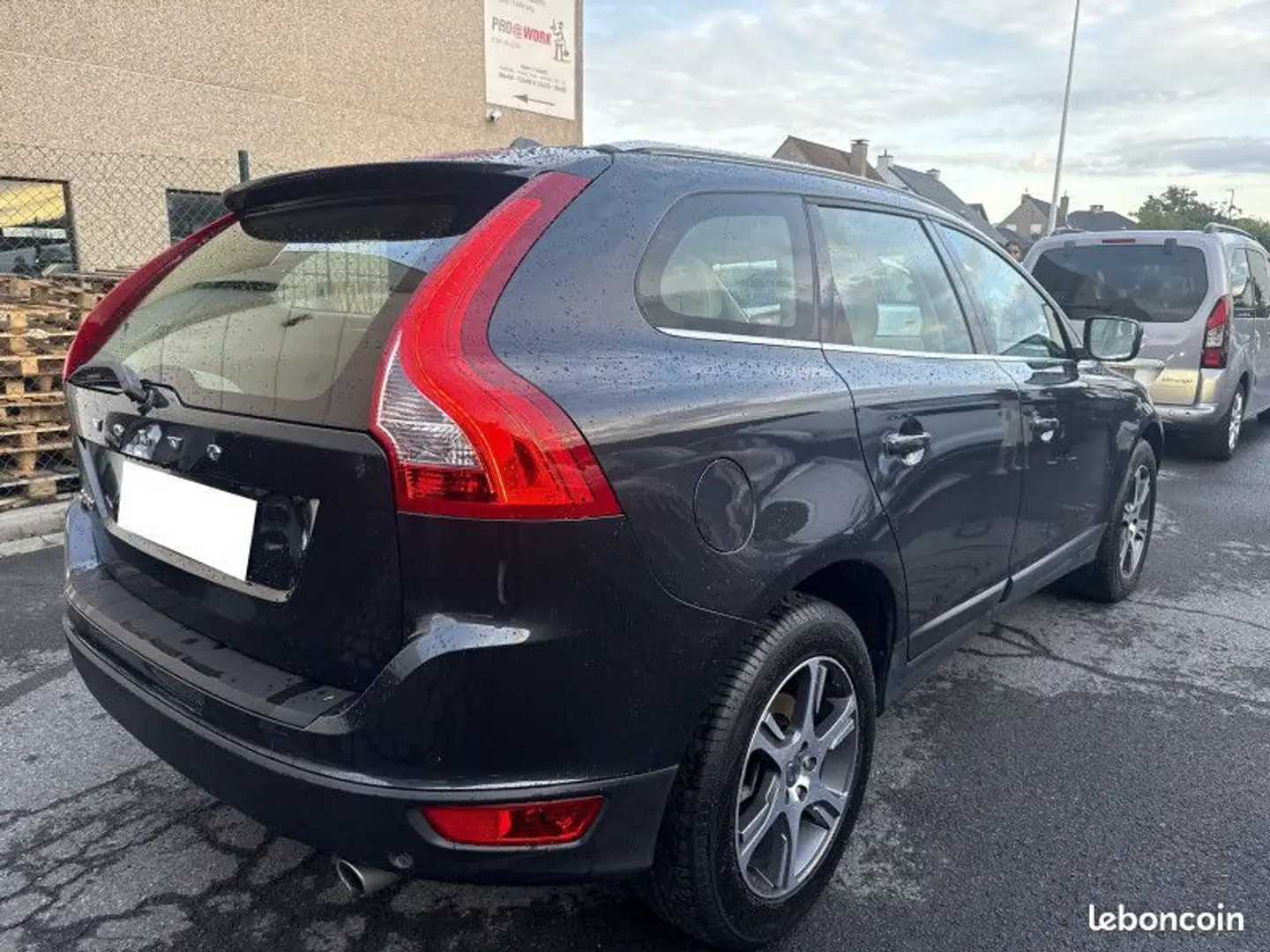 Volvo XC60 D3 AWD 163CH SUMMUM GEARTRONIC Gris - 2