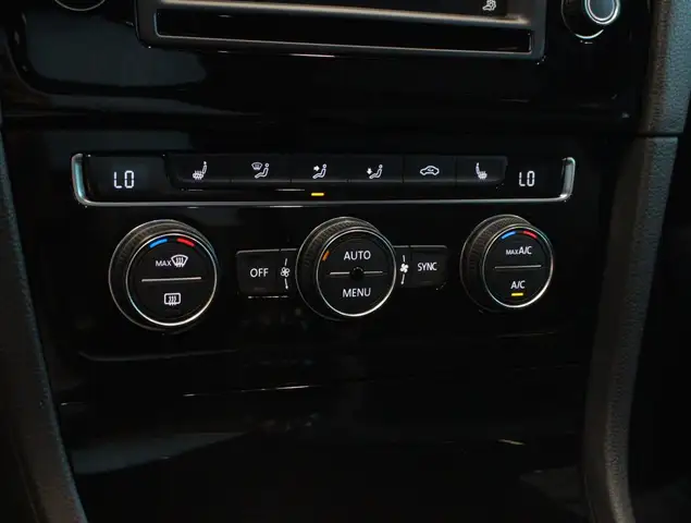 Volkswagen Golf view 12