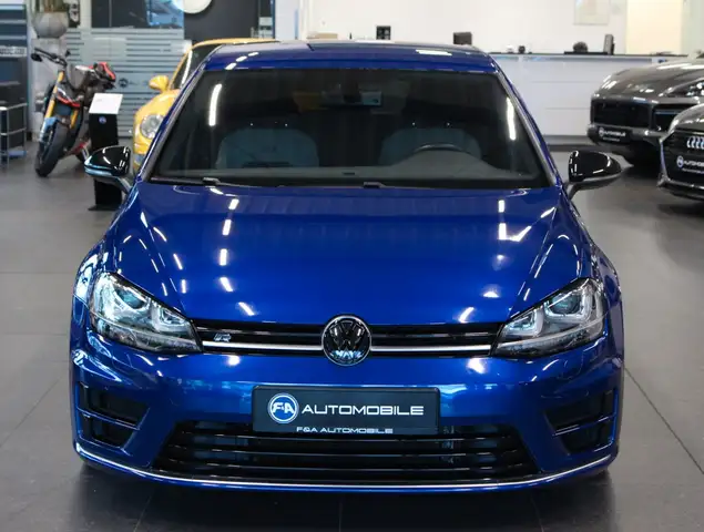Volkswagen Golf view 3