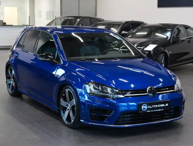 Volkswagen Golf view 2