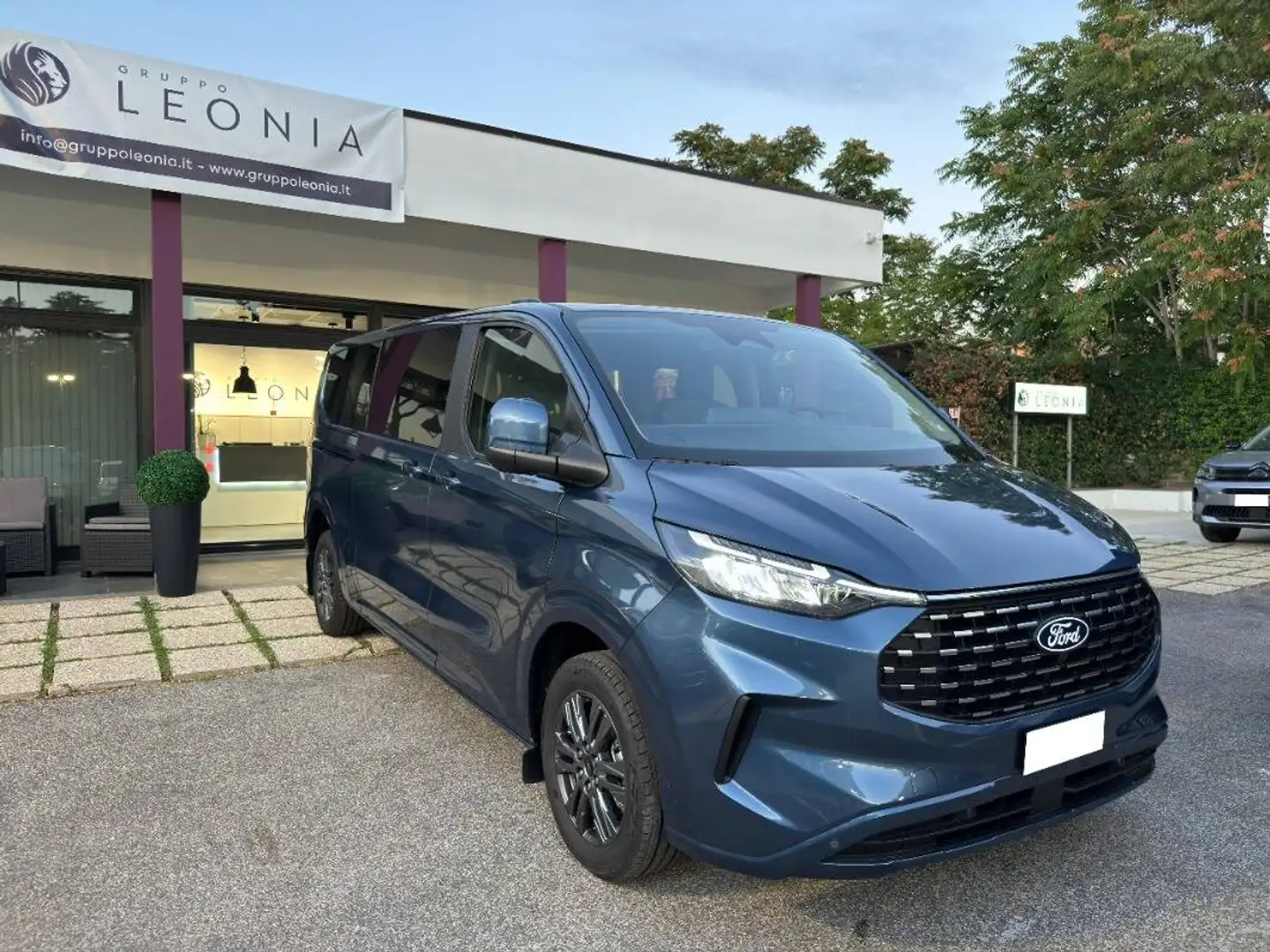 Ford Tourneo Custom V710 320 2.0 ecoblue 136cv Titanium  AWD A8 IVA IN Blu/Azzurro - 1