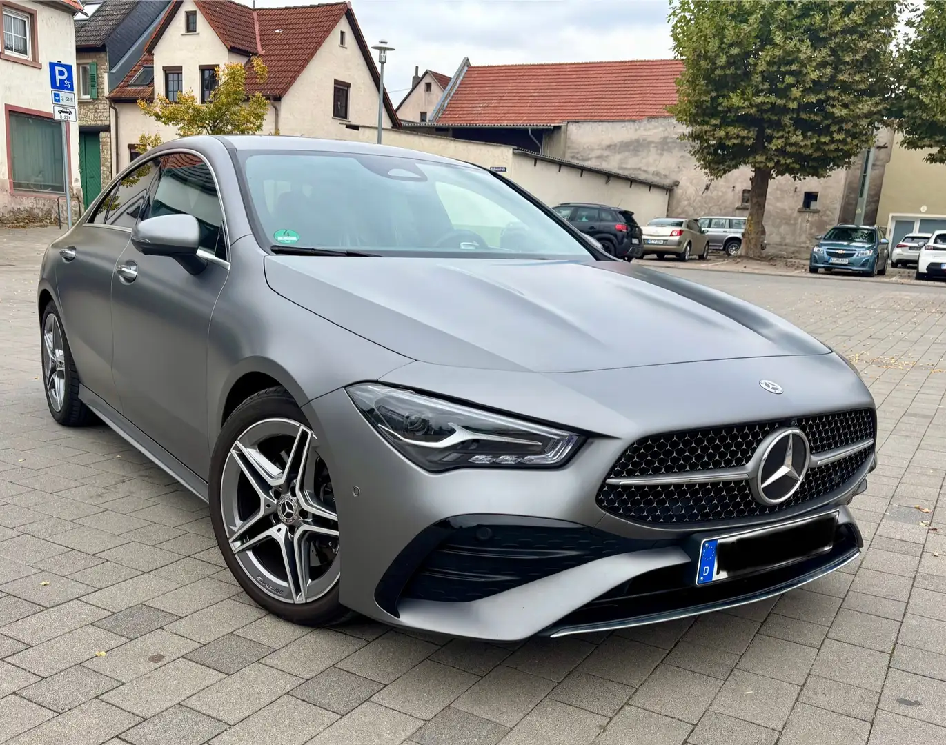 Mercedes-Benz CLA 220 8G-DCT AMG Premium Line Grau - 1