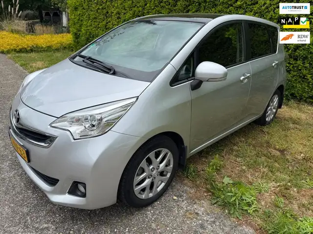 Toyota Verso-S 1.3 VVT-i Trend. Automaat! Panaromadak!