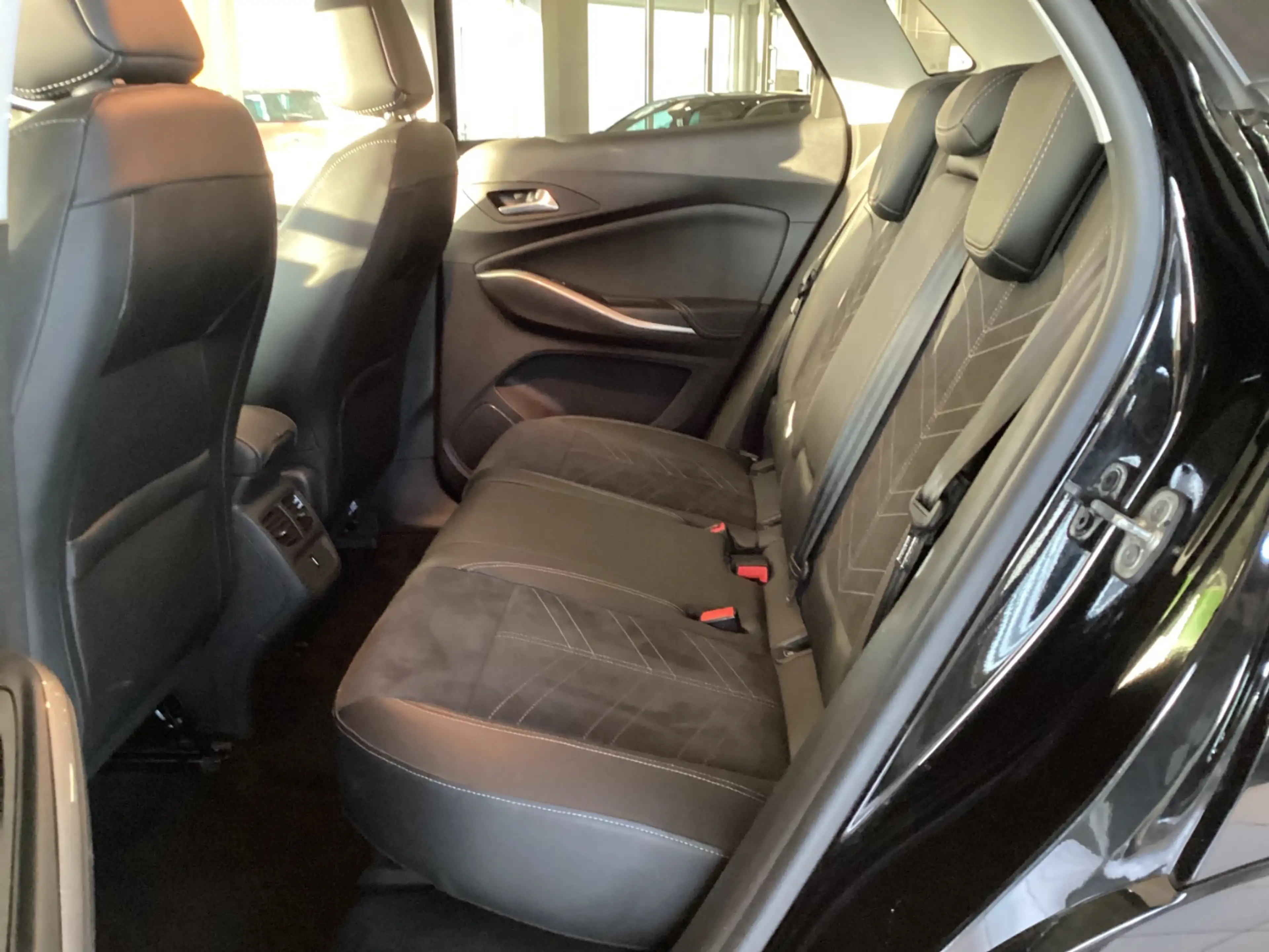 Opel Grandland 1.5 D ULTIMATE Navi+LED+TechPak Park&Go — photo 12