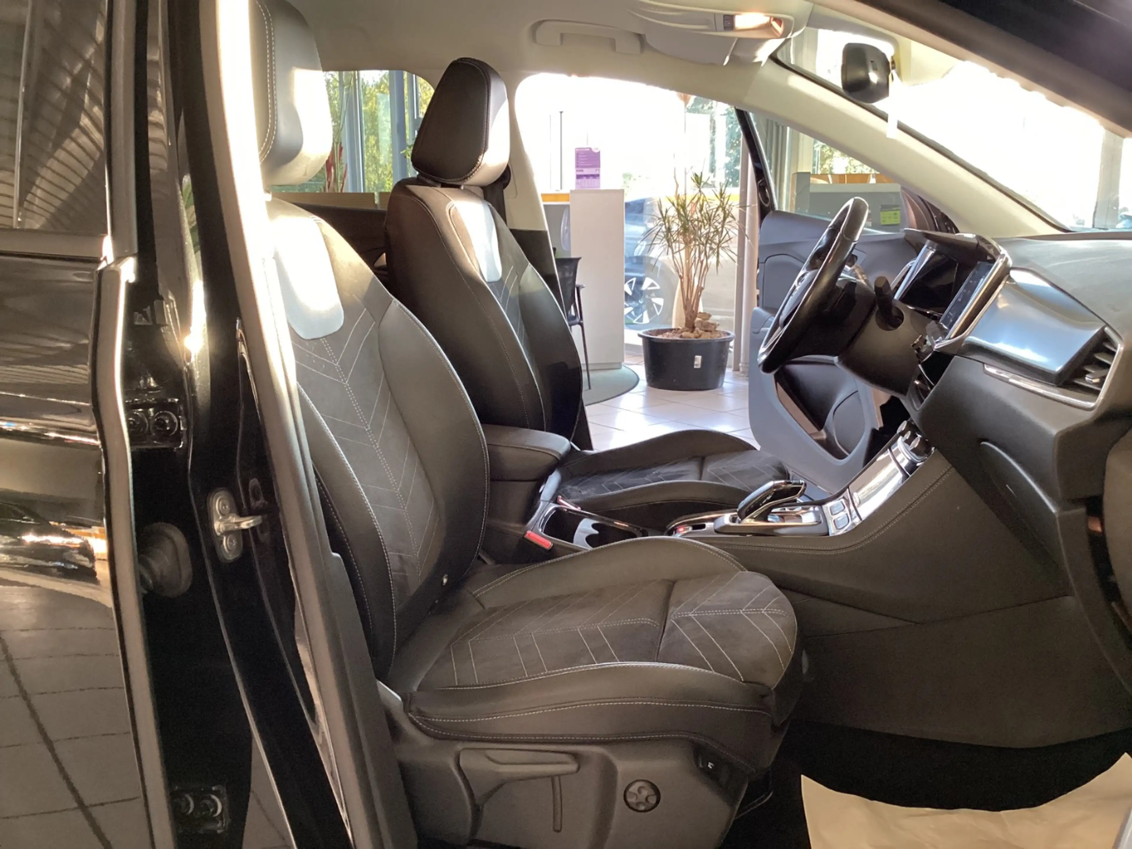 Opel Grandland 1.5 D ULTIMATE Navi+LED+TechPak Park&Go — photo 15