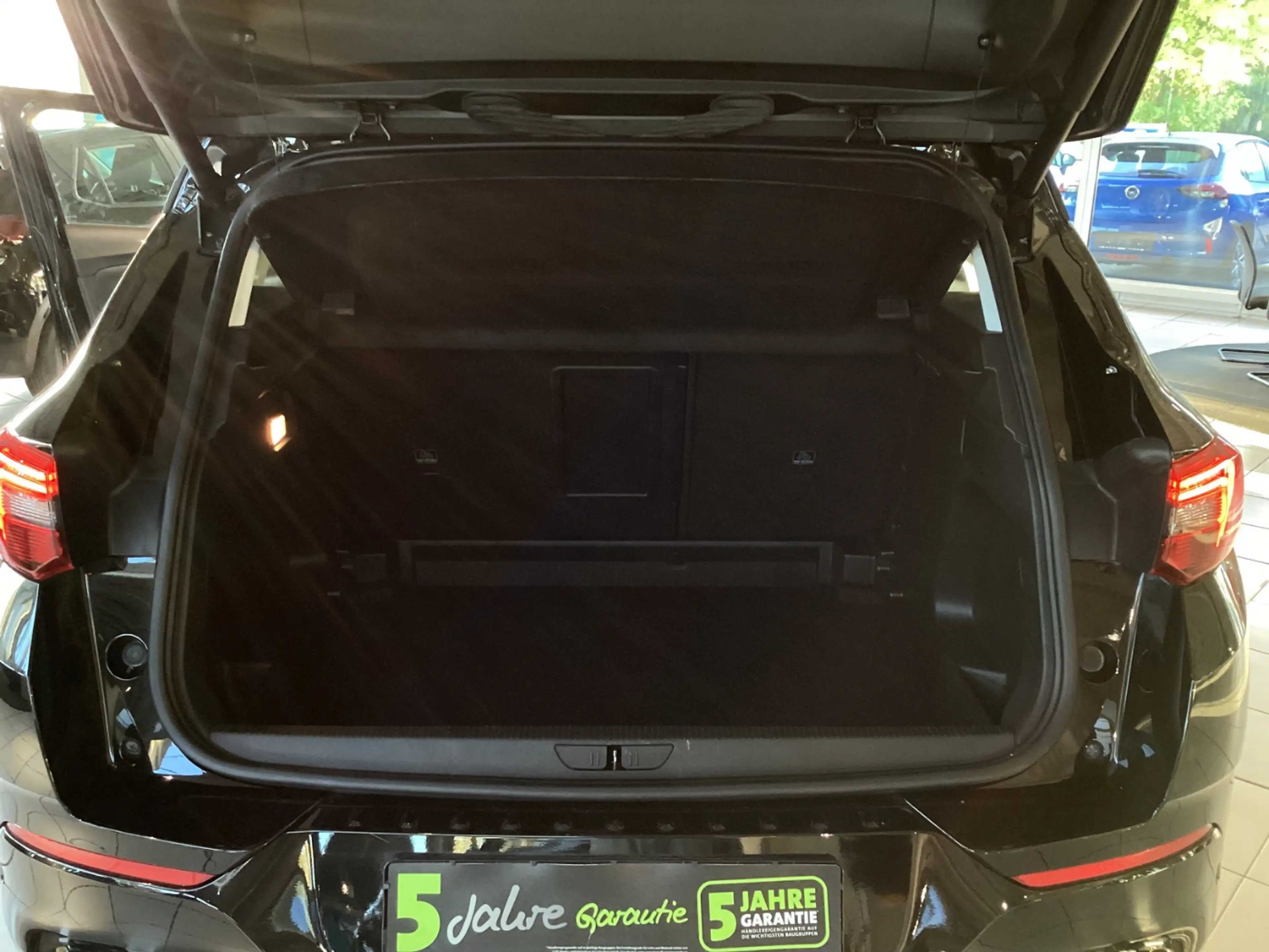 Opel Grandland 1.5 D ULTIMATE Navi+LED+TechPak Park&Go — photo 13