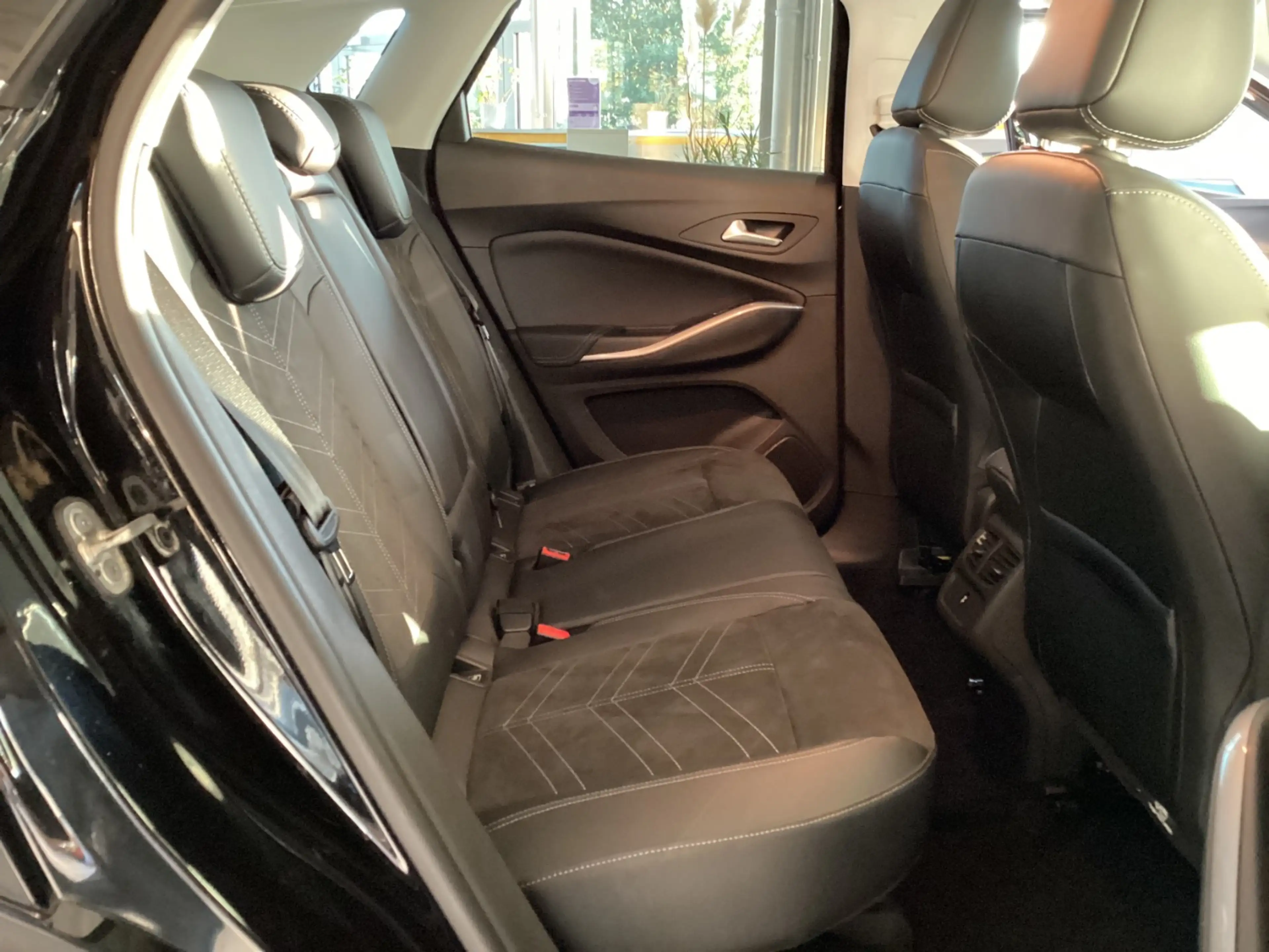 Opel Grandland 1.5 D ULTIMATE Navi+LED+TechPak Park&Go — photo 14