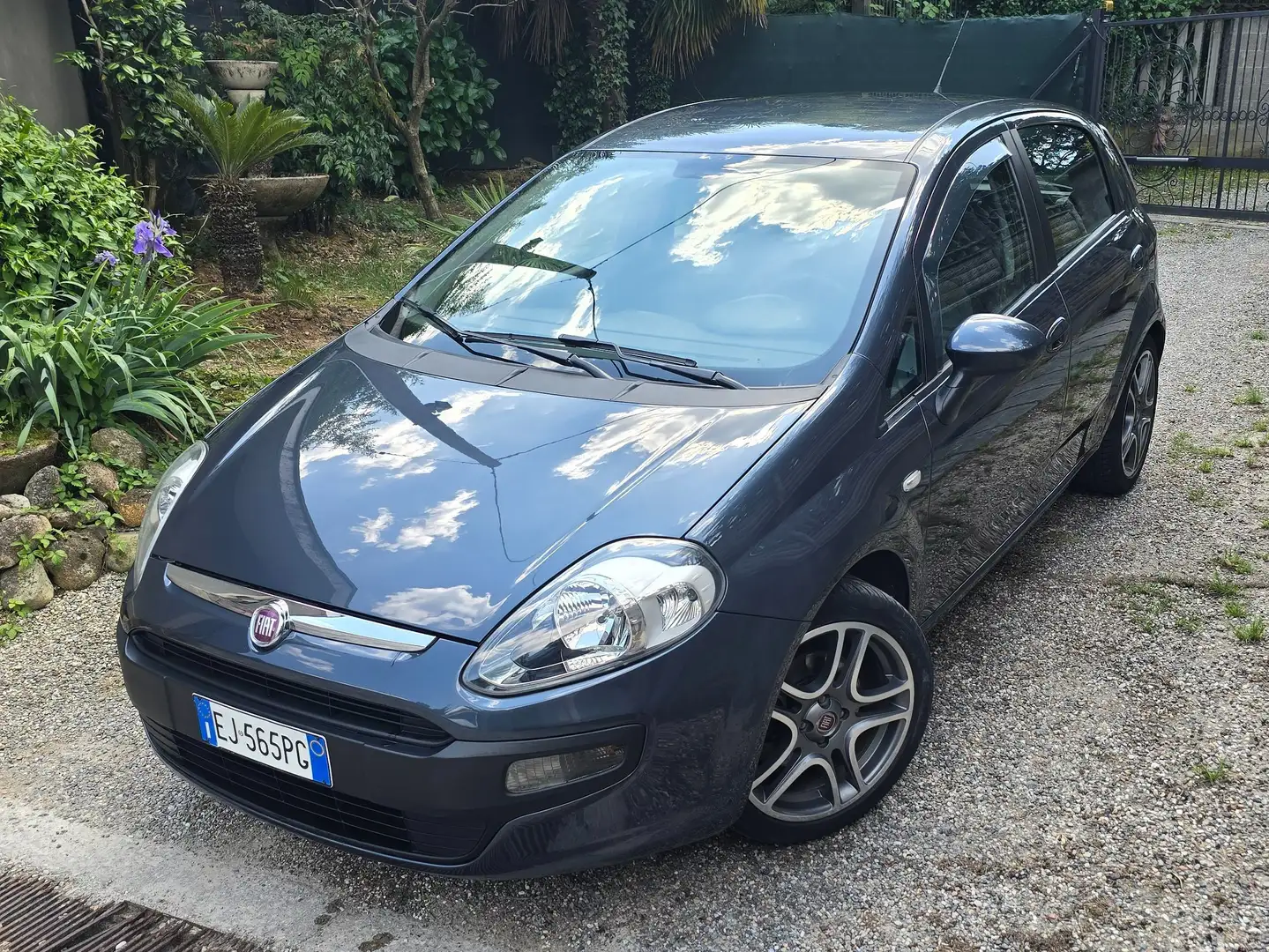 Fiat Punto Evo 5p 1.3 mjt 95cv NEOPATENTATI Grigio - 1