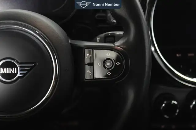 Mini Hatch view 17