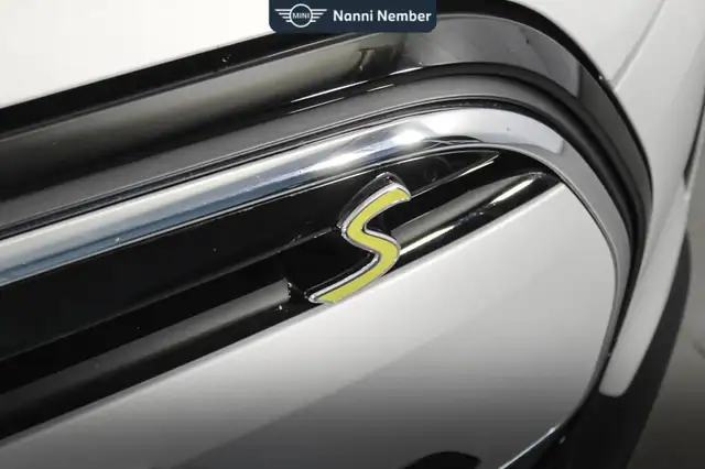 Mini Hatch view 20