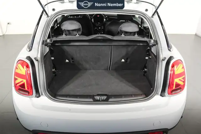 Mini Hatch view 21