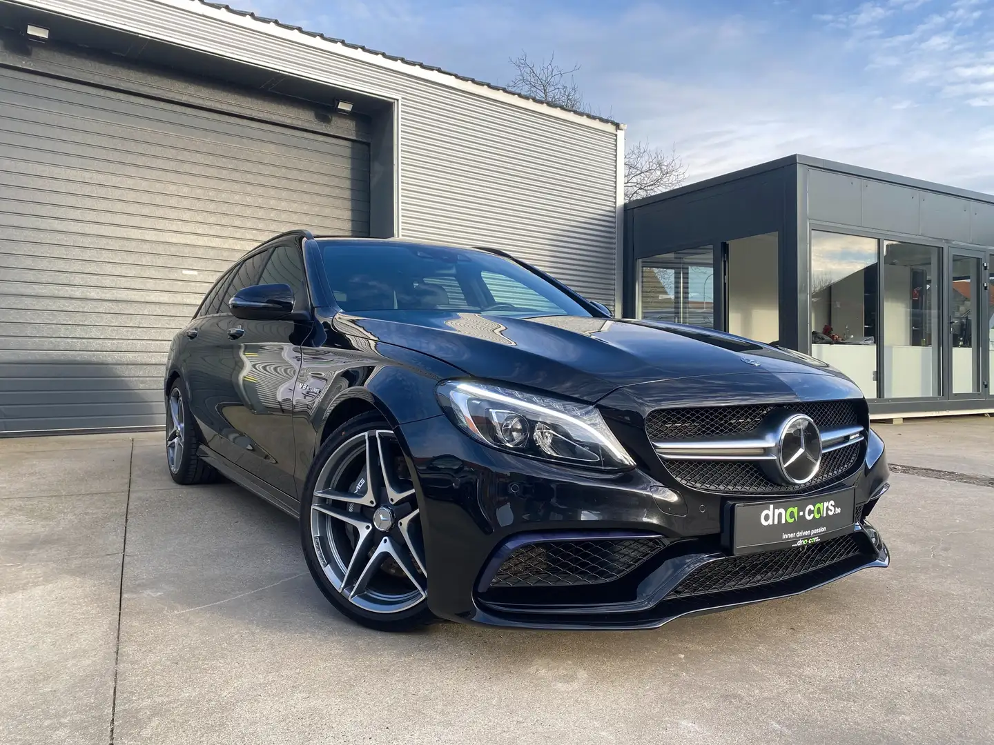 Mercedes-Benz C 63 AMG PANO / DISTRONIC PLUS / NETTO EXPORT €3 6190 crna - 1